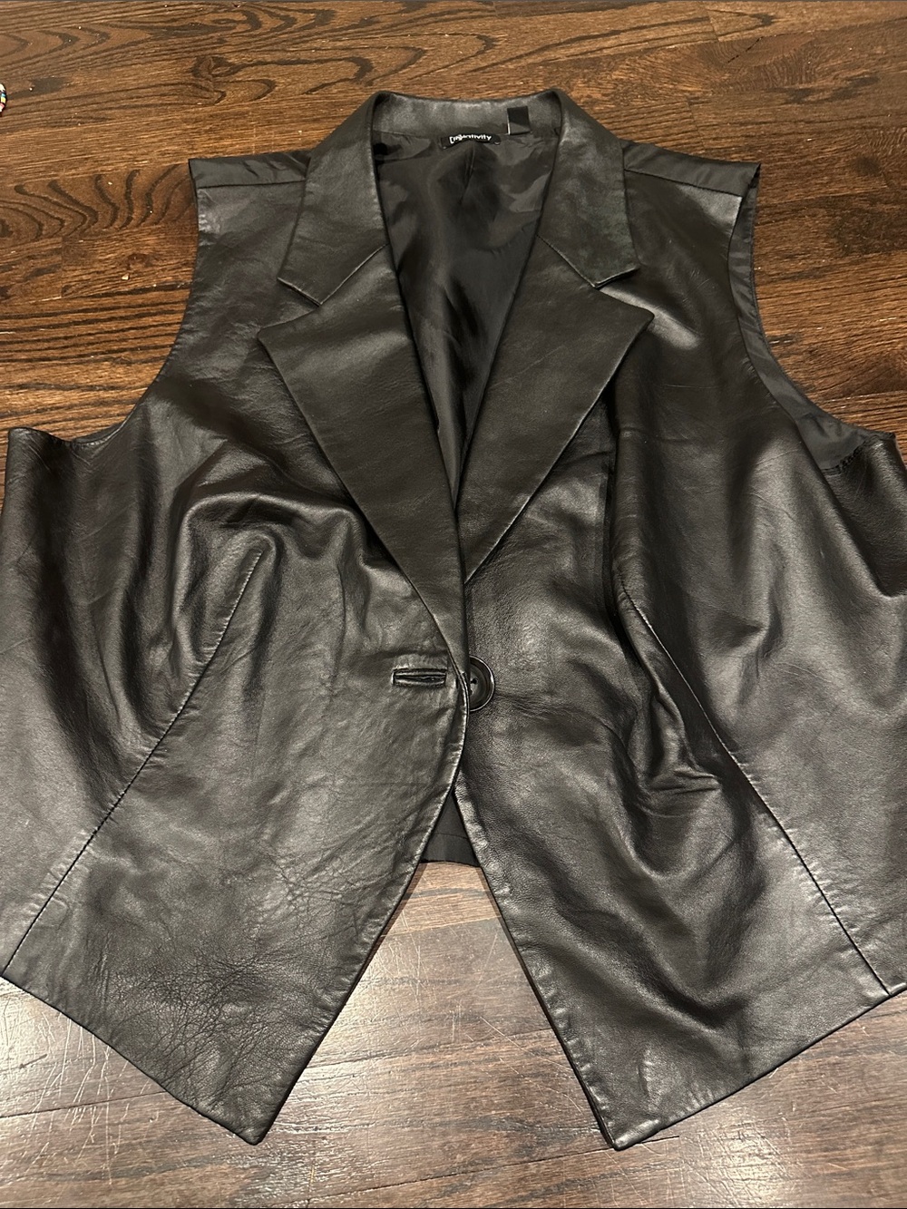 MINIMALIST LEATHER VEST - Picture 2 of 2